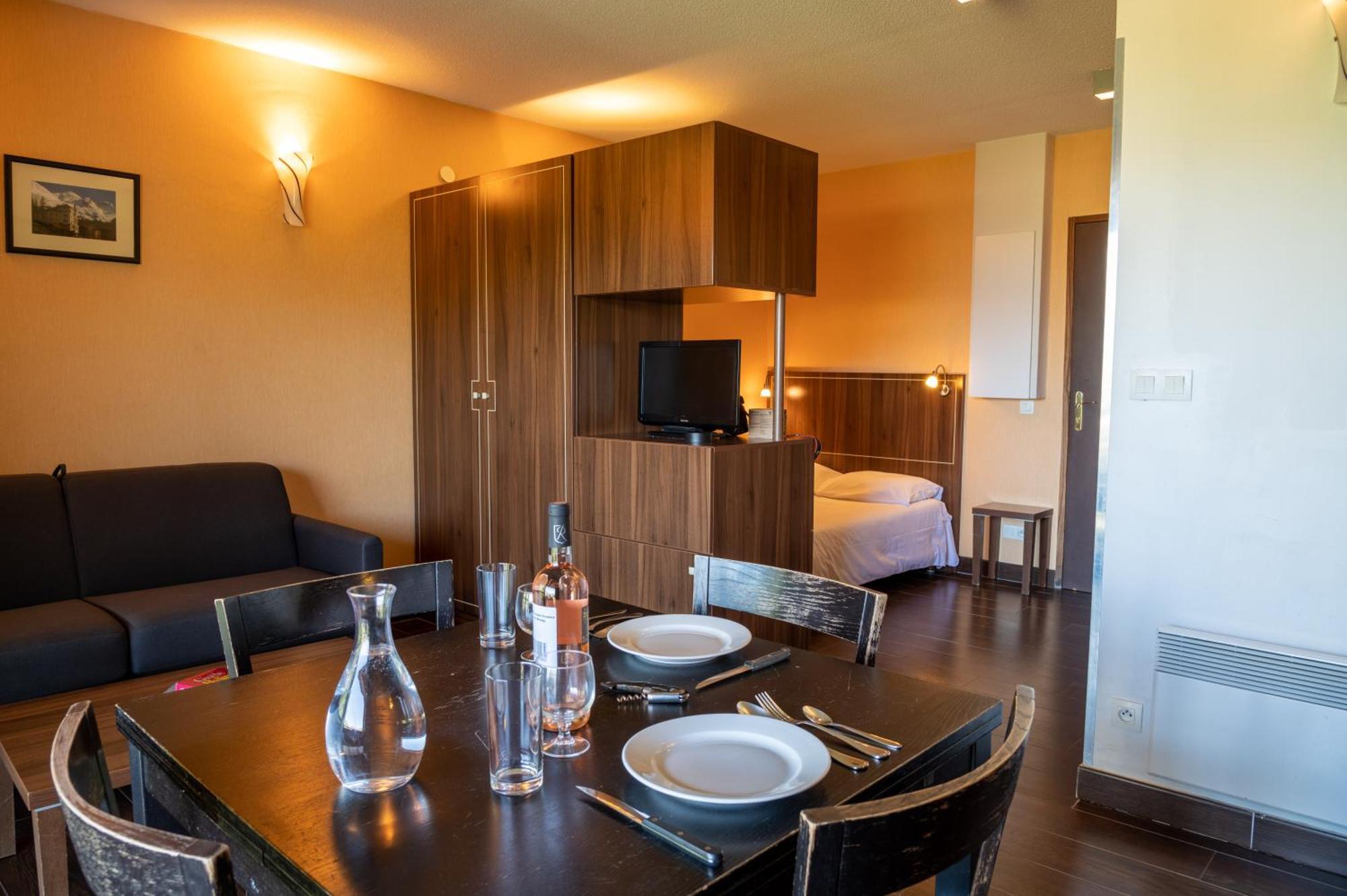 Residence Chateau Des Magnans By Nevesol Jausiers Bagian luar foto